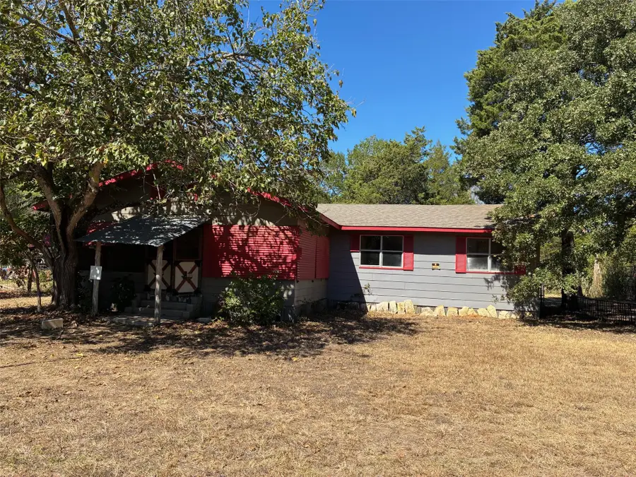 116 Flaming Oak Dr, Bastrop, TX 78602 - Image #2