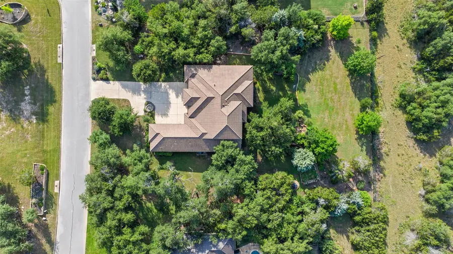407 Bella Montagna Cir, Lakeway, TX 78734 - Image #2