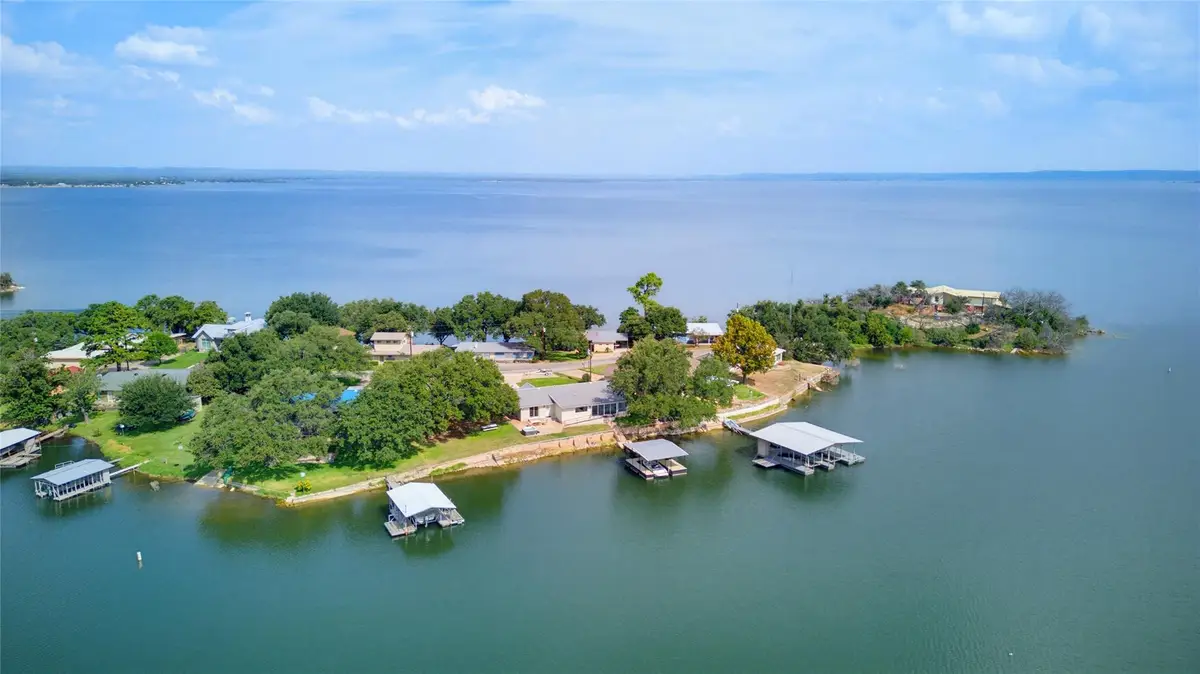 516 Island Lodges Dr, Buchanan Dam, TX 78609 - #1