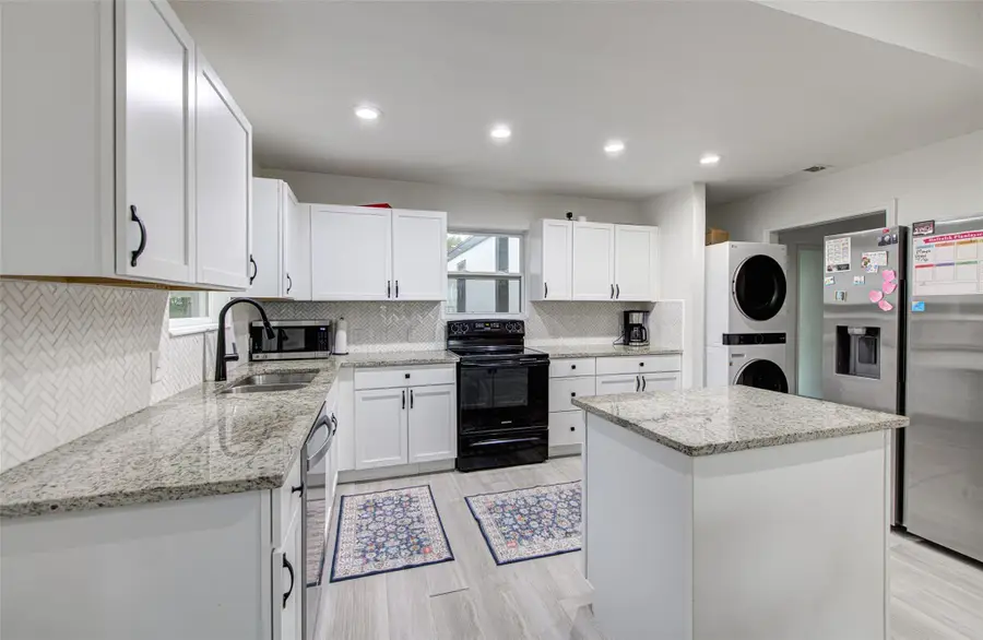 428 Seawind St, Lakeway, TX 78734 - #3