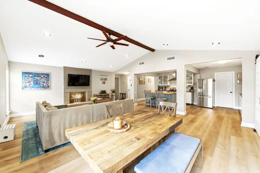 7210 Towering Oaks Dr, Austin, TX 78745 - #2