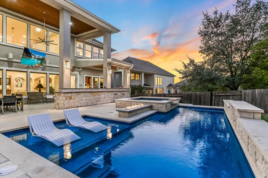 600 Emerald Ridge Dr, Austin, TX 78732 - Image #2