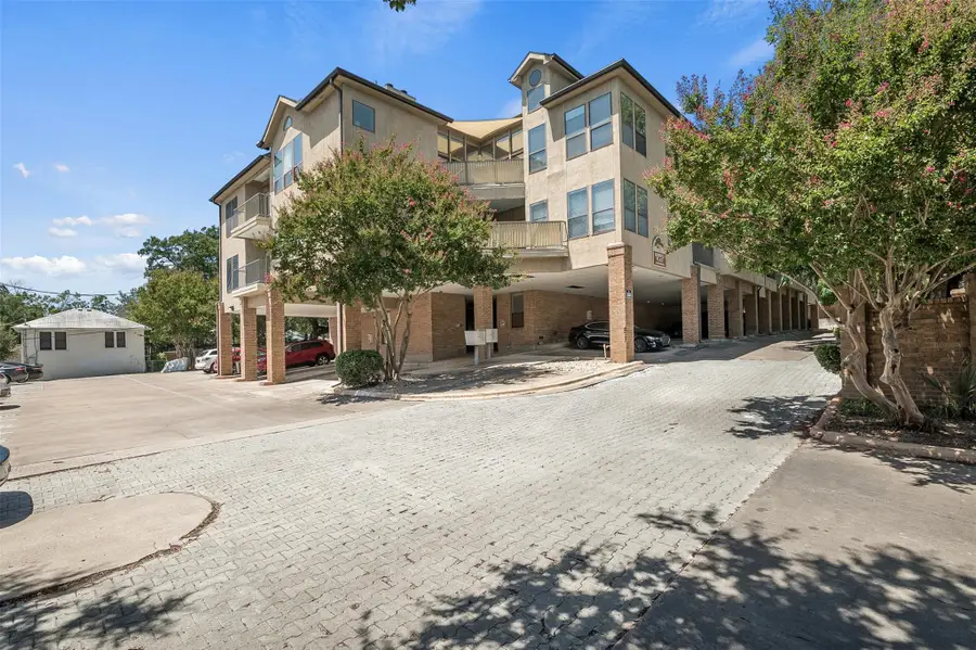 1910 Robbins Pl #105, Austin, TX 78705 - Image #3