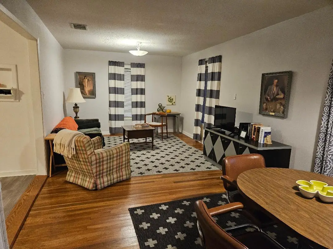 1130 N Main St, Elgin, TX 78621 - #1