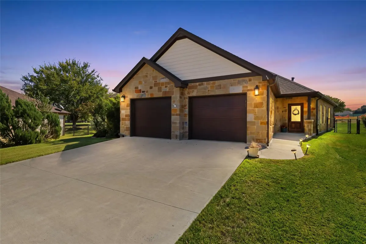 135 Pinehurst St, Meadowlakes, TX 78654 - #1