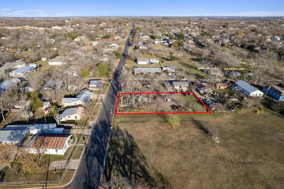 503 W Alamo St, Elgin, TX 78621 - Image #1