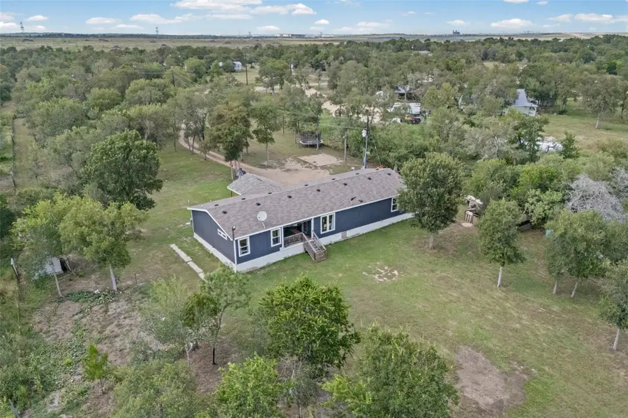 685 Thousand Oaks Dr, Cedar Creek, TX 78612 - #2