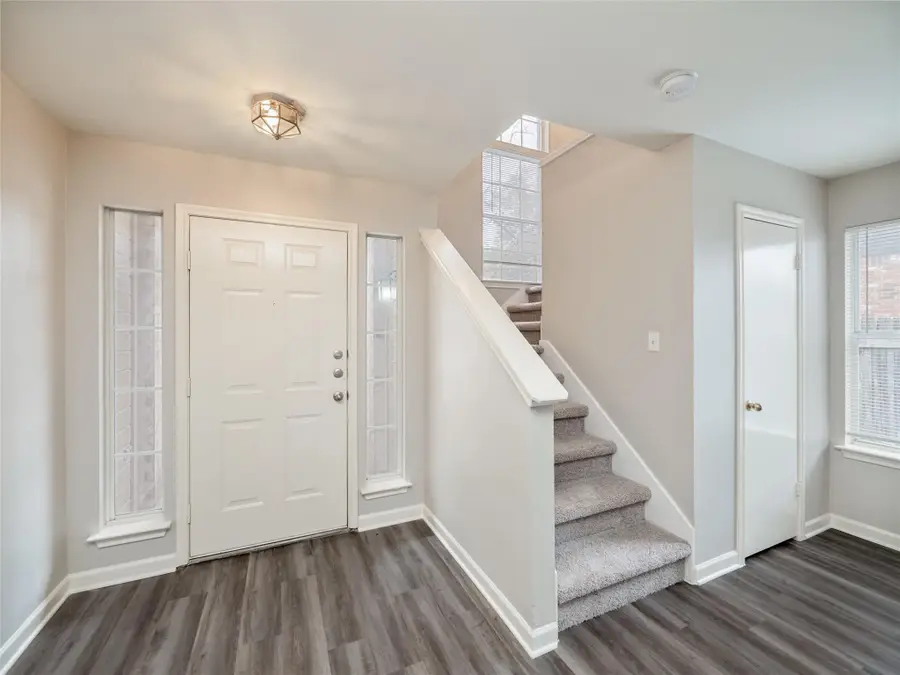 1917 White Oak Cir, Round Rock, TX 78681 - #2