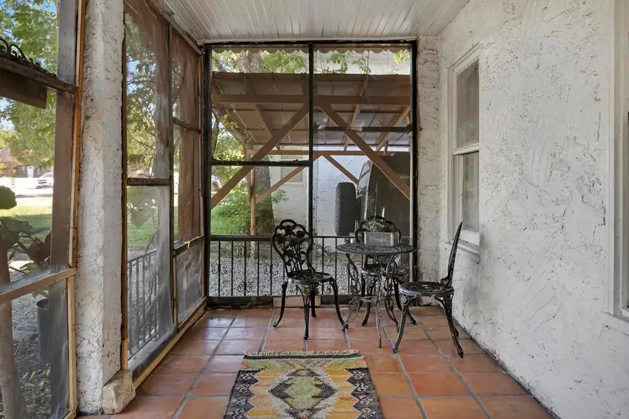 1434 Hicks Ave, San Antonio, TX 78210 - Image #2