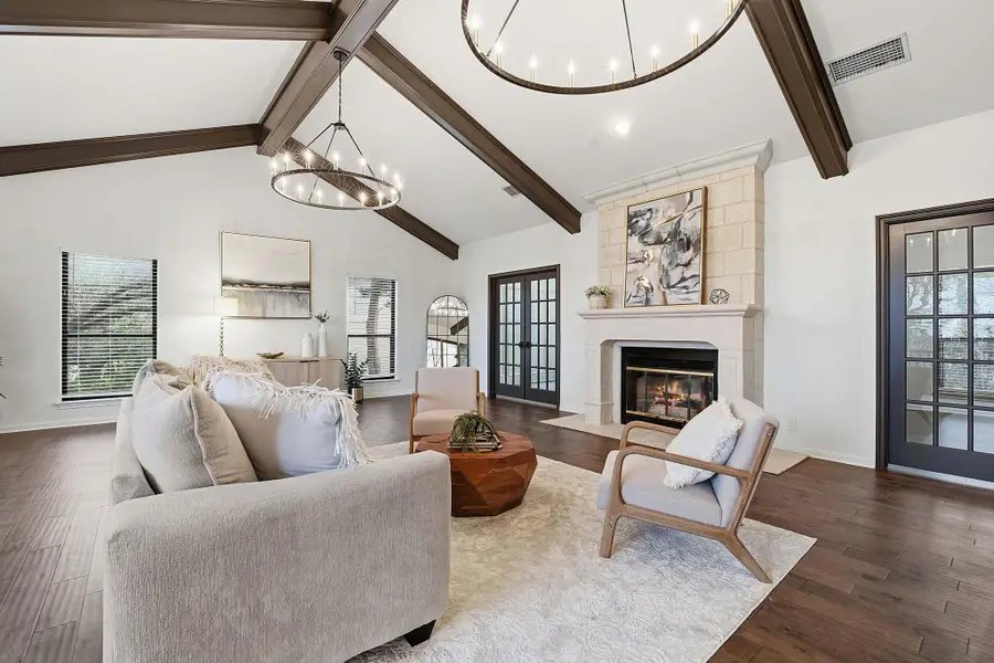 102 Laura Ln, Austin, TX 78746 - Image #2