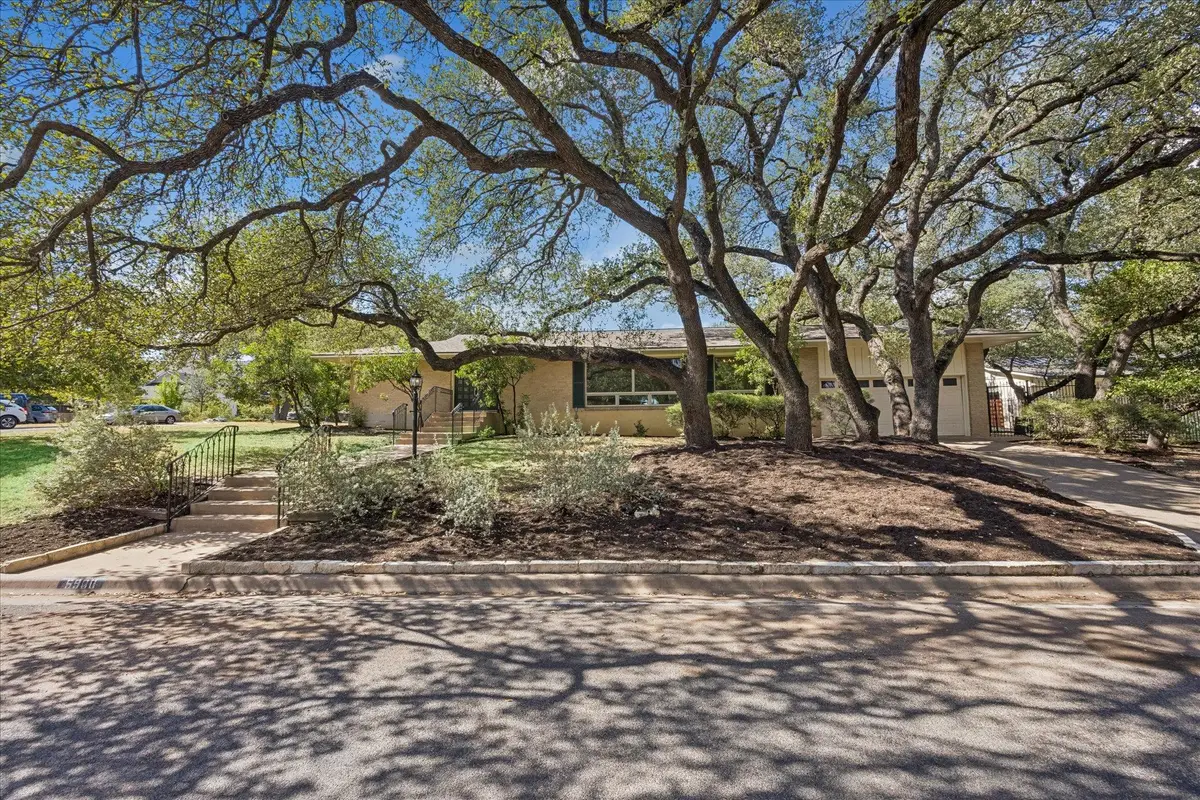 5900 Overlook Dr, Austin, TX 78731 - #1