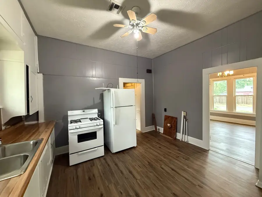 1121 S 23rd St, Temple, TX 76504 - #2
