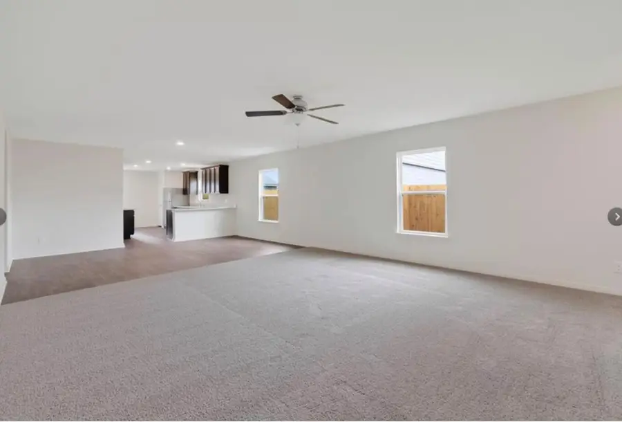301 Crescent Park Dr, Jarrell, TX 76537 - #3