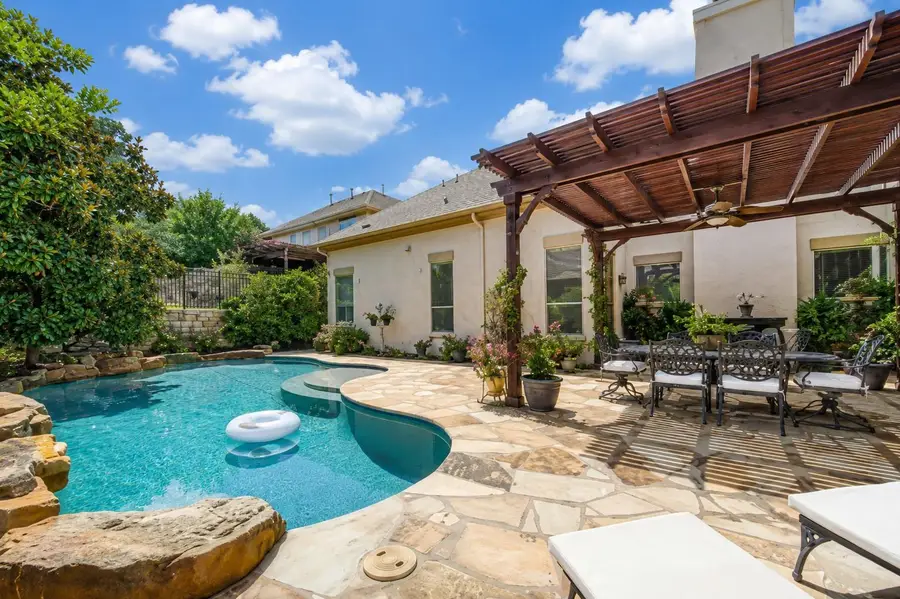 111 Whitley Dr, Austin, TX 78738 - #2