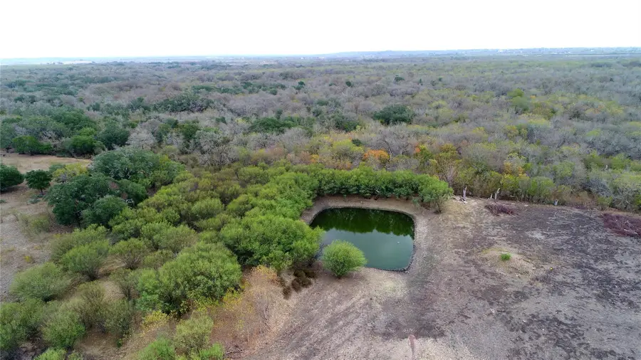 415 Black Watch Ln, Lockhart, TX 78644 - #2