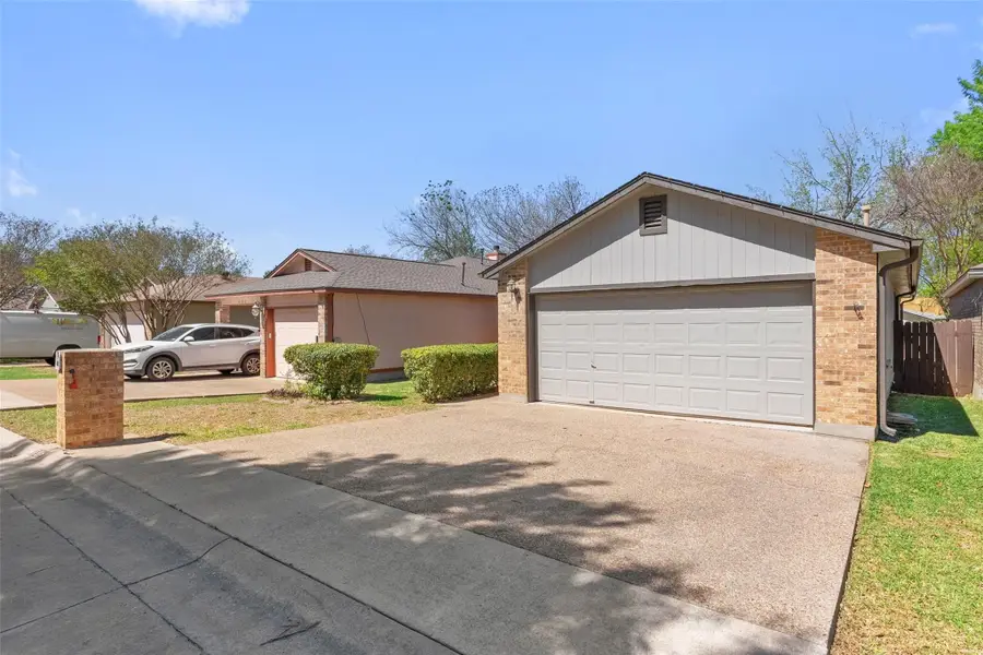 410 Village Ln, Buda, TX 78610 - #2