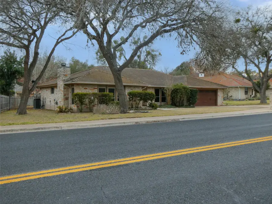 10225 Pinehurst Dr, Austin, TX 78747 - #2