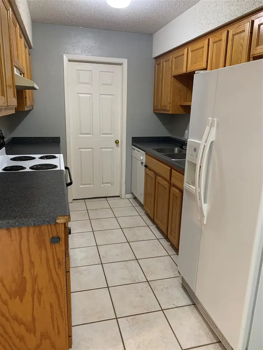 413-415 Live Oak St #A & B, Kyle, TX 78640 - #2