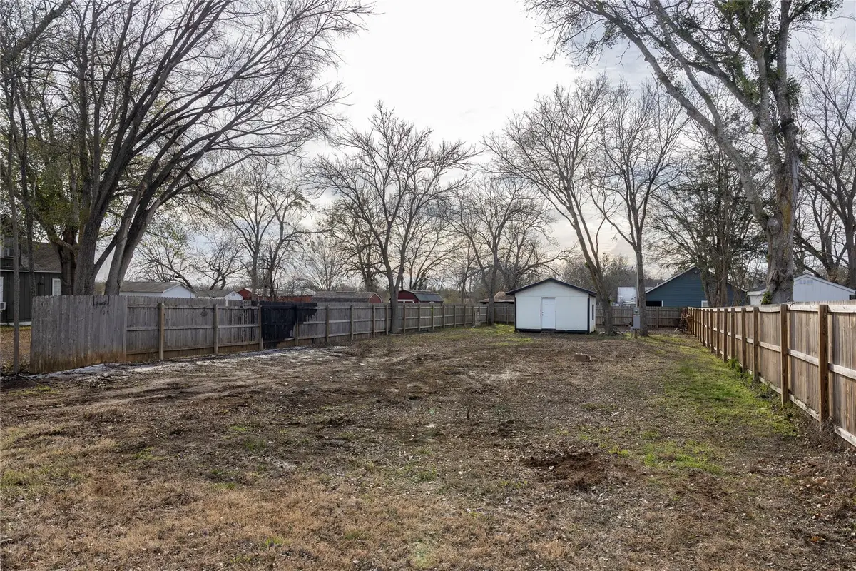 529 Giddings St, Lexington, TX 78947 - Image #1