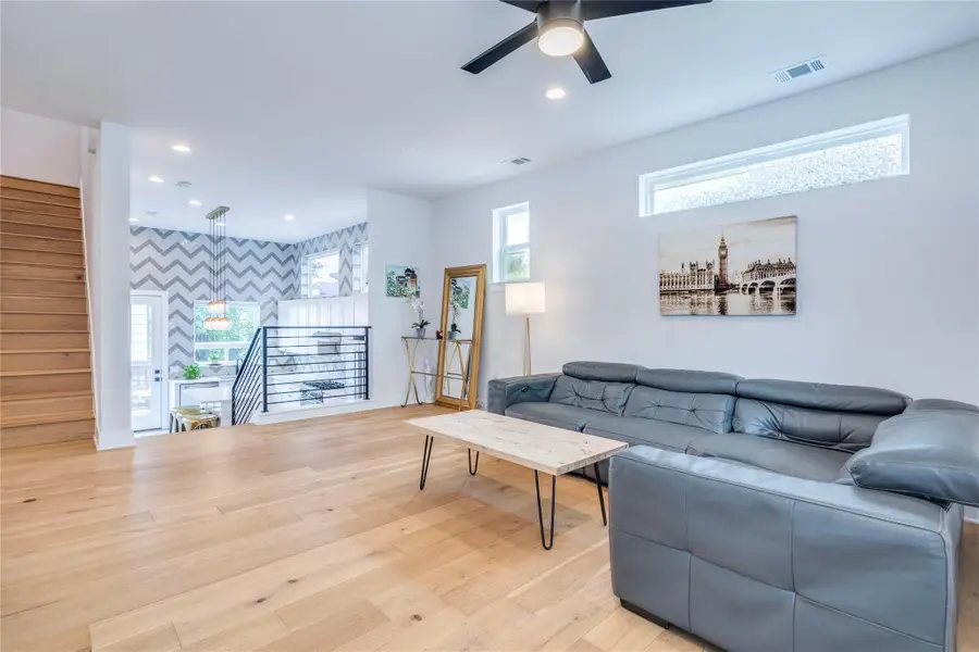 1214 Delano St #1, Austin, TX 78721 - #2
