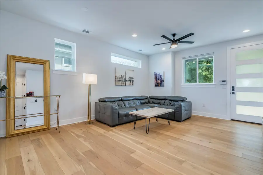 1214 Delano St #1, Austin, TX 78721 - #3
