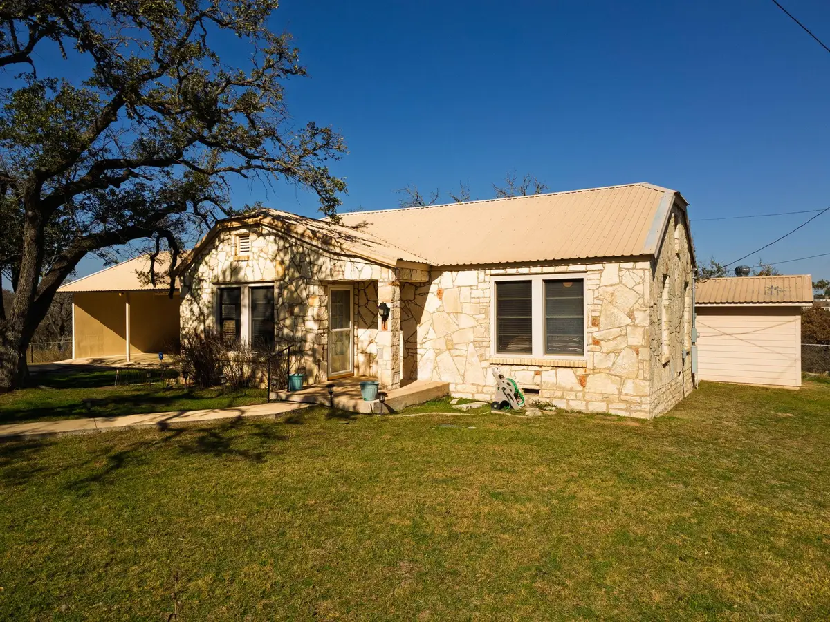 1003 N Ridge St, Lampasas, TX 76550 - Image #1