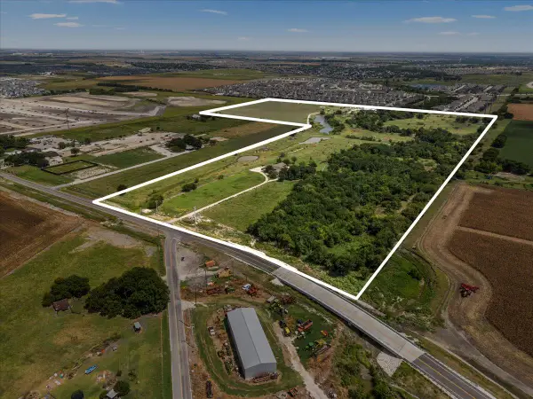 5300 County Road 100, Hutto, TX 78634