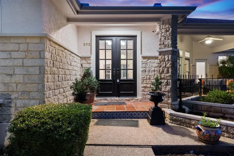 213 El Rio Dr, Lakeway, TX 78734 - #2