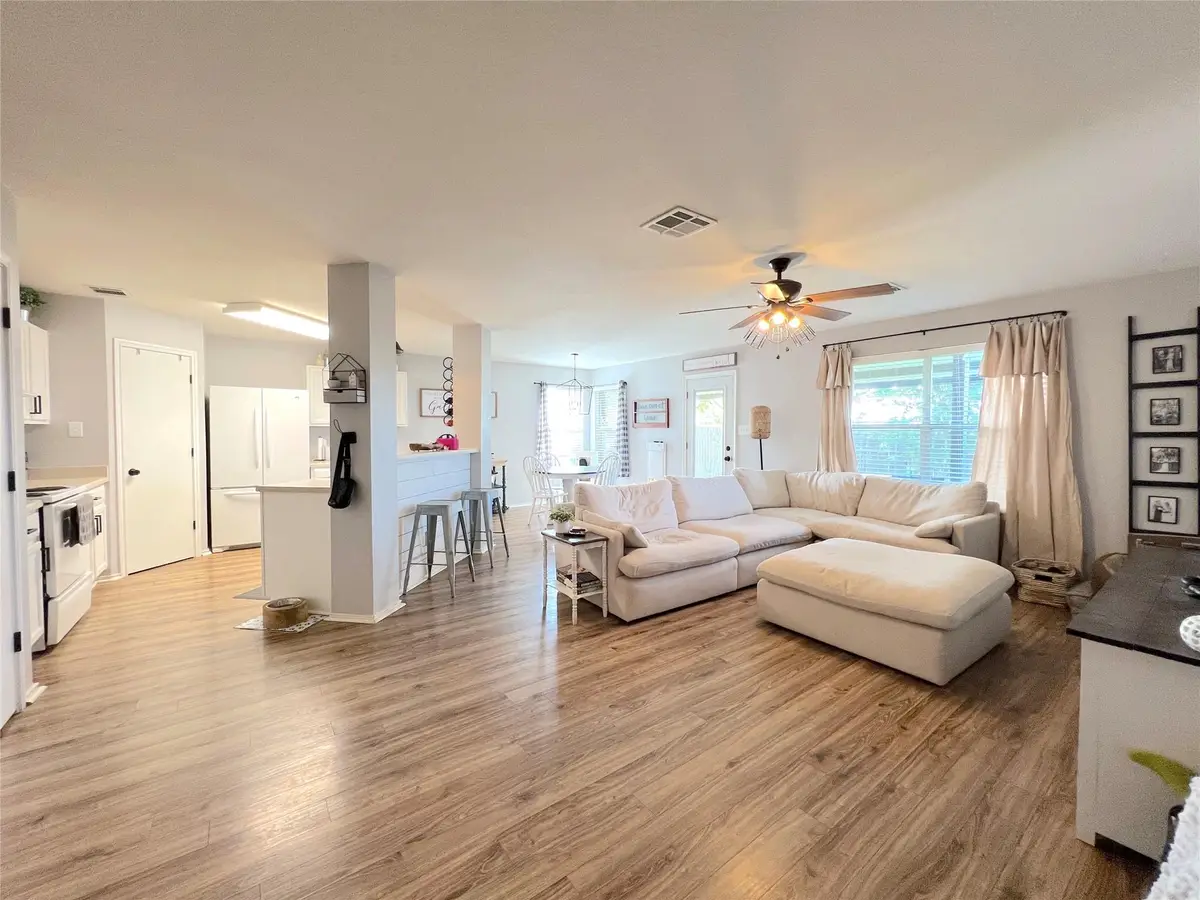 2204 Brewers Pl, Taylor, TX 76574 - #1