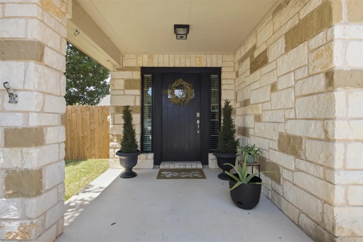 1617 Sunflower St, Lockhart, TX 78644 - #1