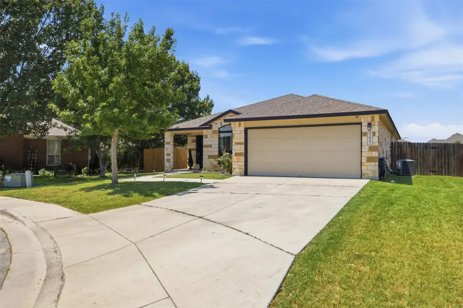 1617 Sunflower St, Lockhart, TX 78644 - #2