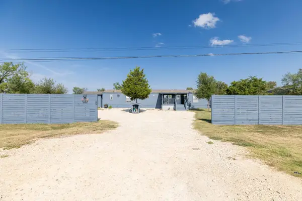 195 Gato Rd, Cedar Creek, TX 78612