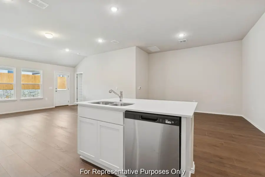 7124 Fayetteville Dr, Austin, TX 78747 - #2