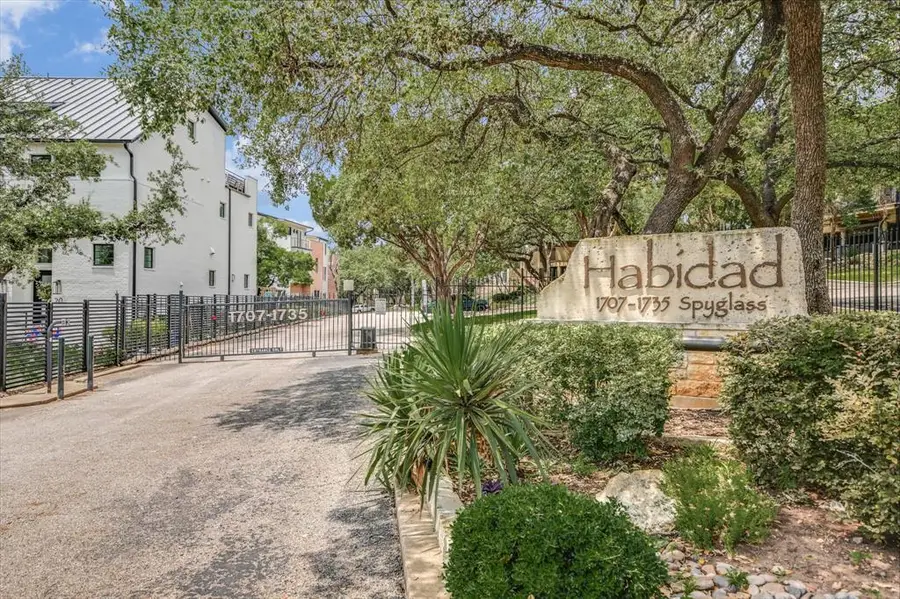 1735 Spyglass Dr #112, Austin, TX 78746 - #3