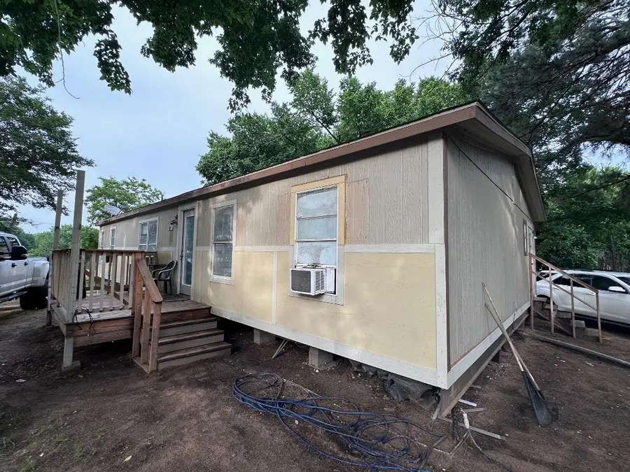 133 Horseshoe Dr, Bastrop, TX 78602 - #2