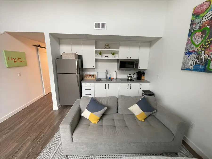 49 Navasota St #201, Austin, TX 78702 - #3