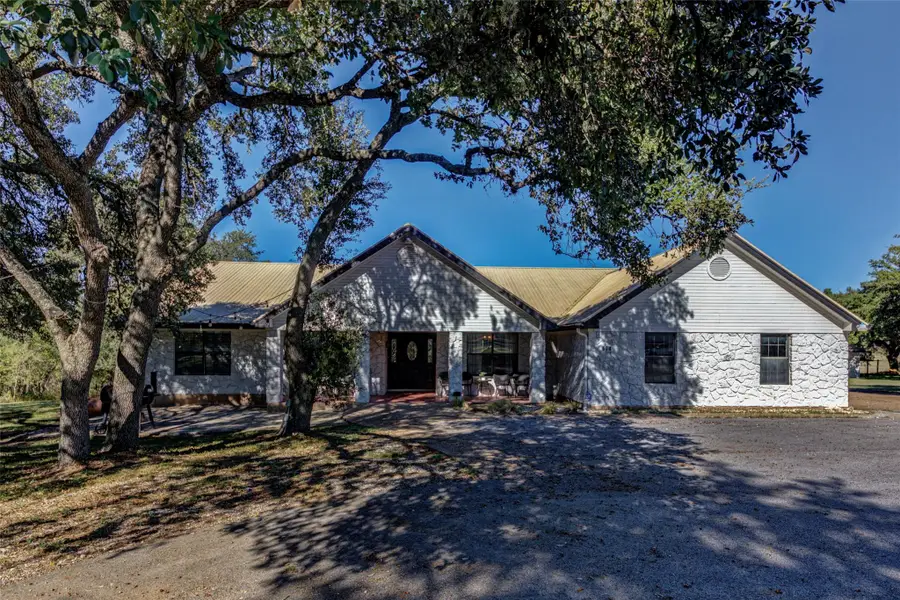 604 Oakwood Dr, Buda, TX 78610 - Image #2