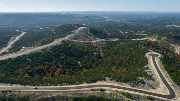 88 Oryx Trl, Pipe Creek, TX 78063