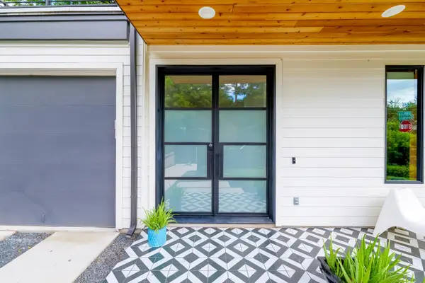 2201 E 16th St, Austin, TX 78702