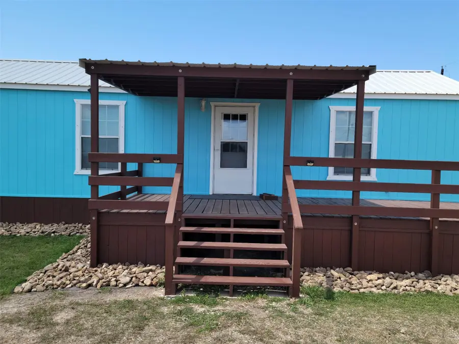 1102 Toledo St, Seadrift, TX 77983 - #2
