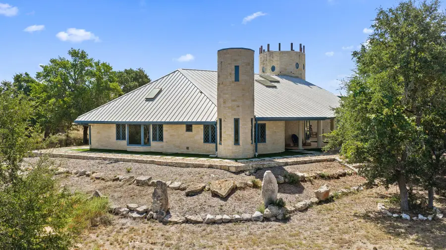 131 S Tailwind Dr, Blanco, TX 78606 - #2