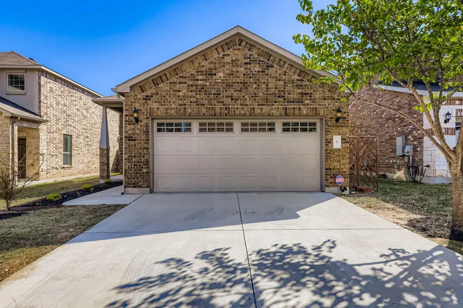 1050 Kenney Fort Xing #5, Round Rock, TX 78665 - Image #2