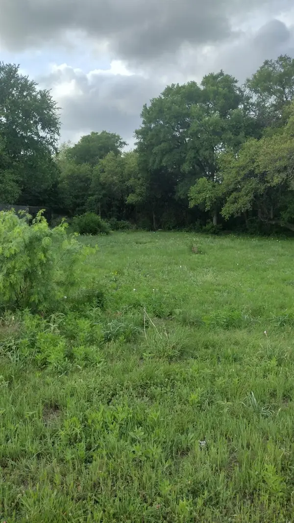 18308 Center St, Jonestown, TX 78645