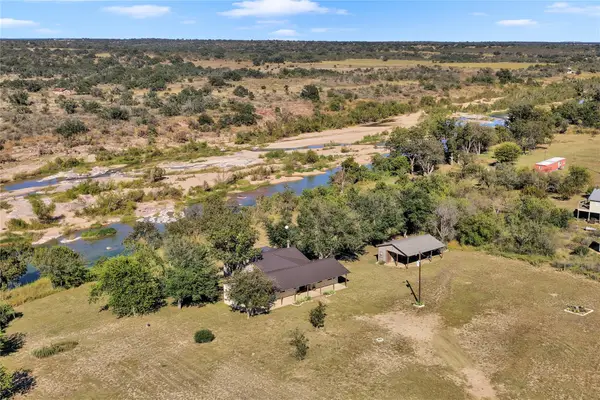 261 Diamond Cross Dr, Llano, TX 78643