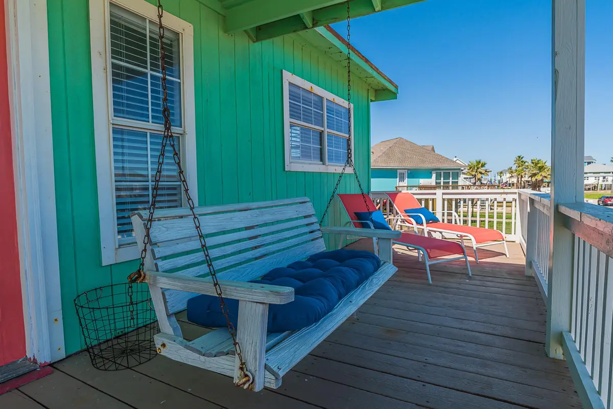 402 Seashell Dr, Surfside Beach, TX 77541 - #1