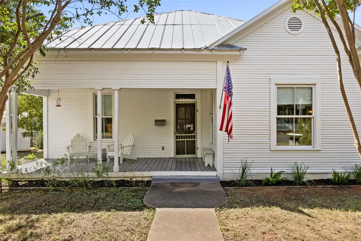 303 W College St, Fredericksburg, TX 78624 - #1