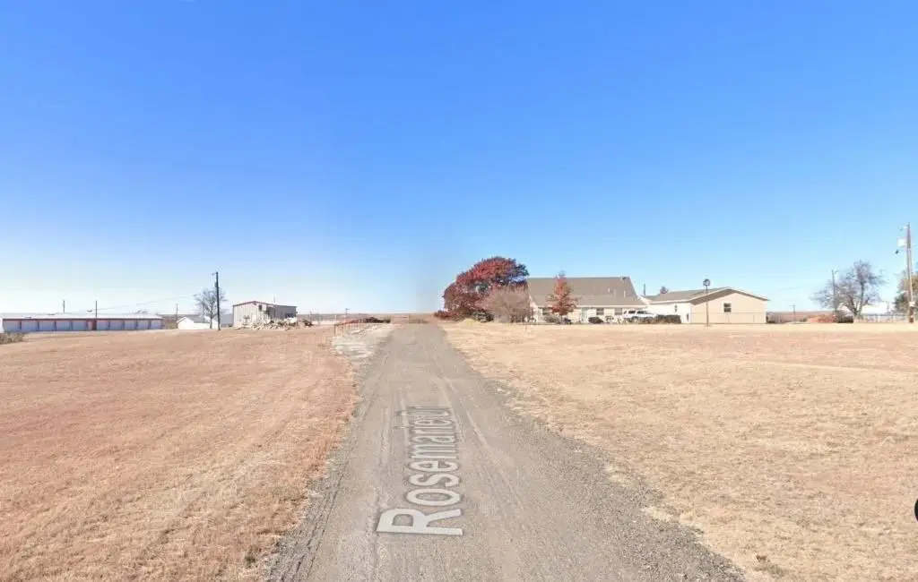 200 Rosemarie Dr, Howardwick, TX 79226 - Image #1