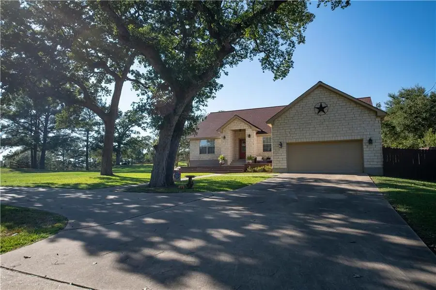 460 Tahitian Dr, Bastrop, TX 78602 - #2