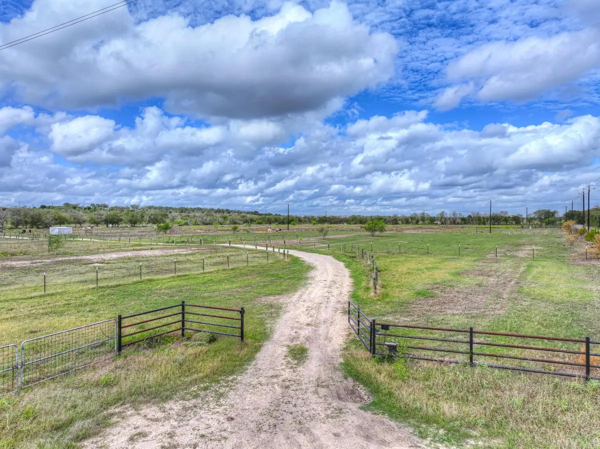 2551 Scull Rd, Martindale, TX 78655 - #1