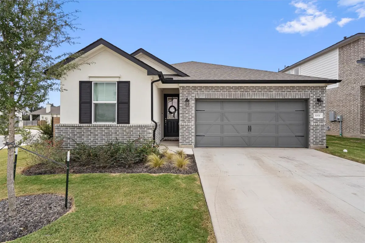 1001 Stonehill Dr, Georgetown, TX 78633 - Image #1